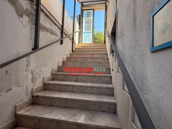 Locale in vendita a Nola