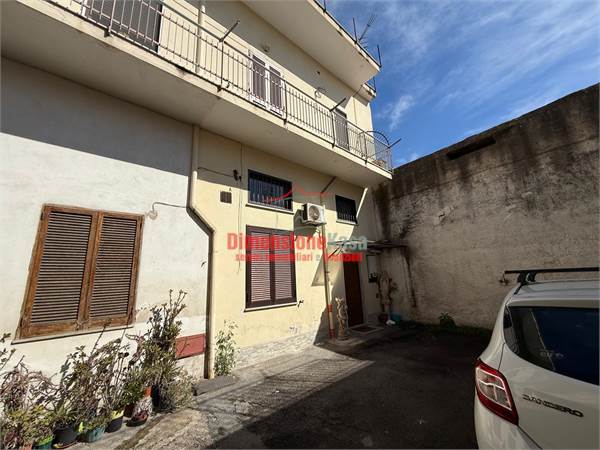 🏡 Soluzione Duplex in Vendita a Cimitile – 130 mq, Garage e Lastrico Solare
