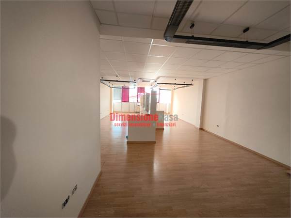 Ufficio in vendita al cis